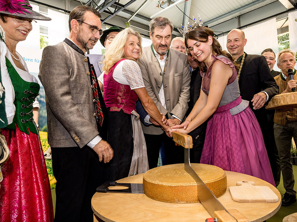 Allgäuer Festwoche - Käseanstich mit Ministerpräsident Söder